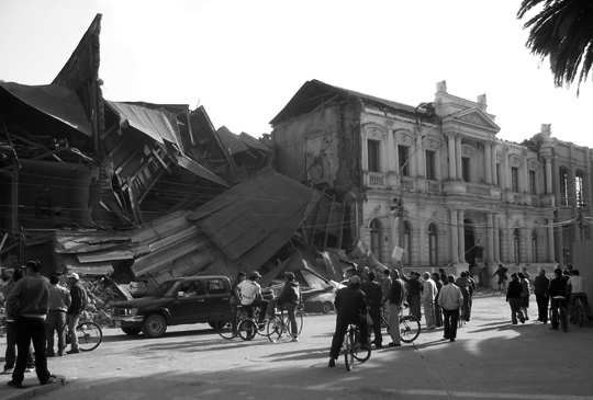 In plaza de armas cade il palazzo della Prensa, il quotidiano di Curic.